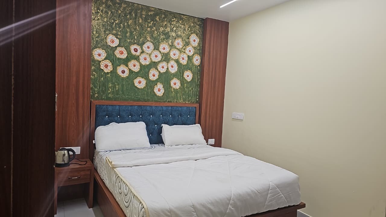 Deluxe Room – The Kangaroo Hotel