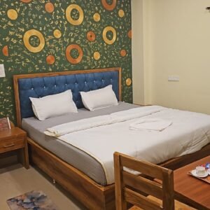 Super Deluxe Bed Room - The Kangaroo Hotel